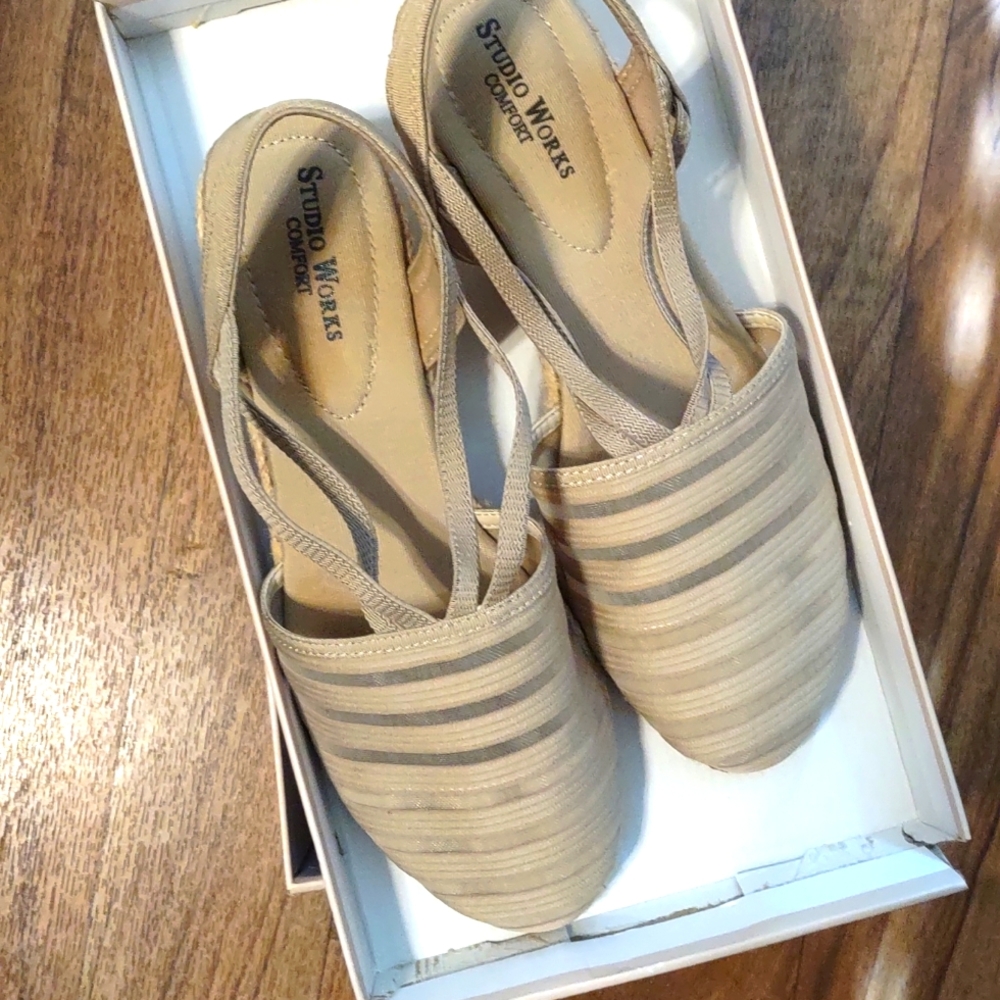 Studio Works 8.5 taupe color shoes